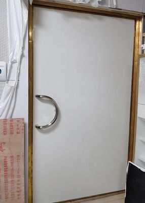 Porta blindada manual MRI RF de balanço de 1,2×2,1m com isolamento de 100dB e vedação magnética