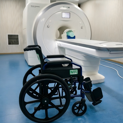 120 kg capacidade de peso cadeira de rodas dobrável não magnética com apoio de braço desmontável para ressonância magnética hospitalar