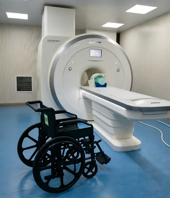 Cadeira de rodas compatível com ressonância magnética dobrada com tamanho de assento de 460 mm e estrutura de liga de alumínio para sala de ressonância magnética 3.0T