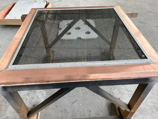 Alloy Frame EMI Shielded Window com proteção contra ruído de 60dB e tratamento de malha de pintura preta