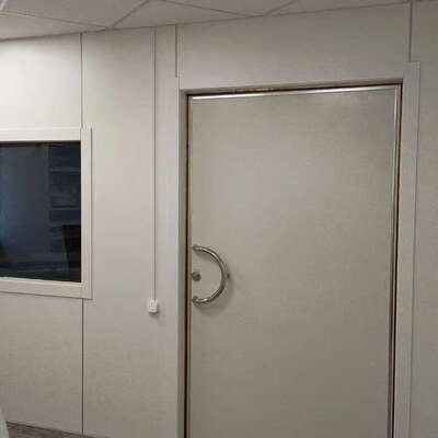 Porta balançante com proteção RF com 100 dB de proteção efetiva em aço ou alumínio para proteção eletromagnética